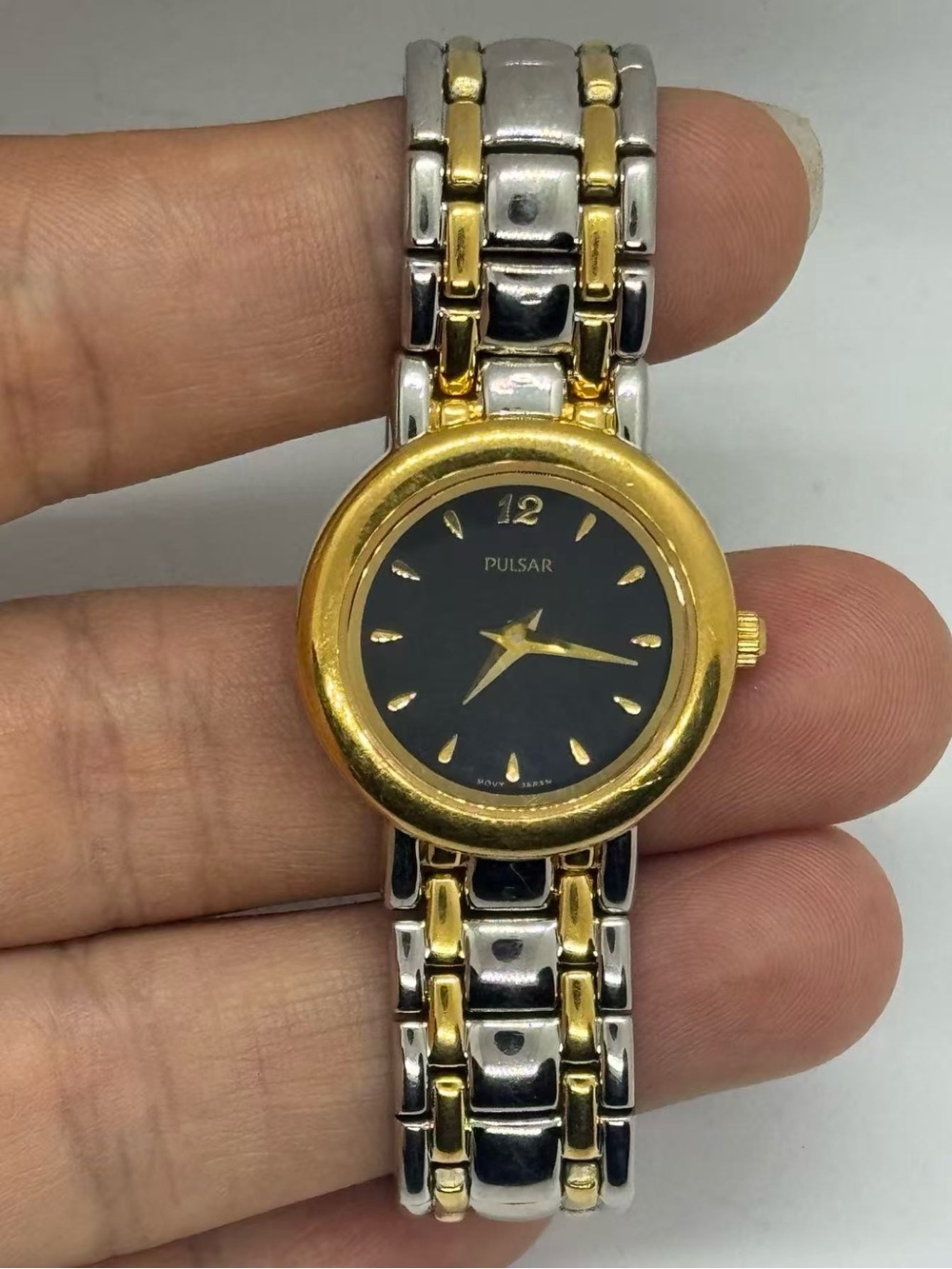 Vintage Pulsar Women’s Quartz Two Tone Watch 23mm Black Dial New Battery Runs